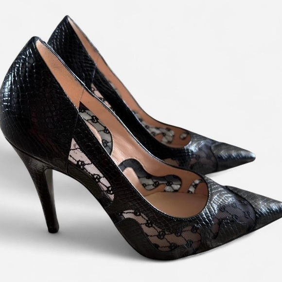 Gucci Women's Black Lace Heels - Picture 2 of 6